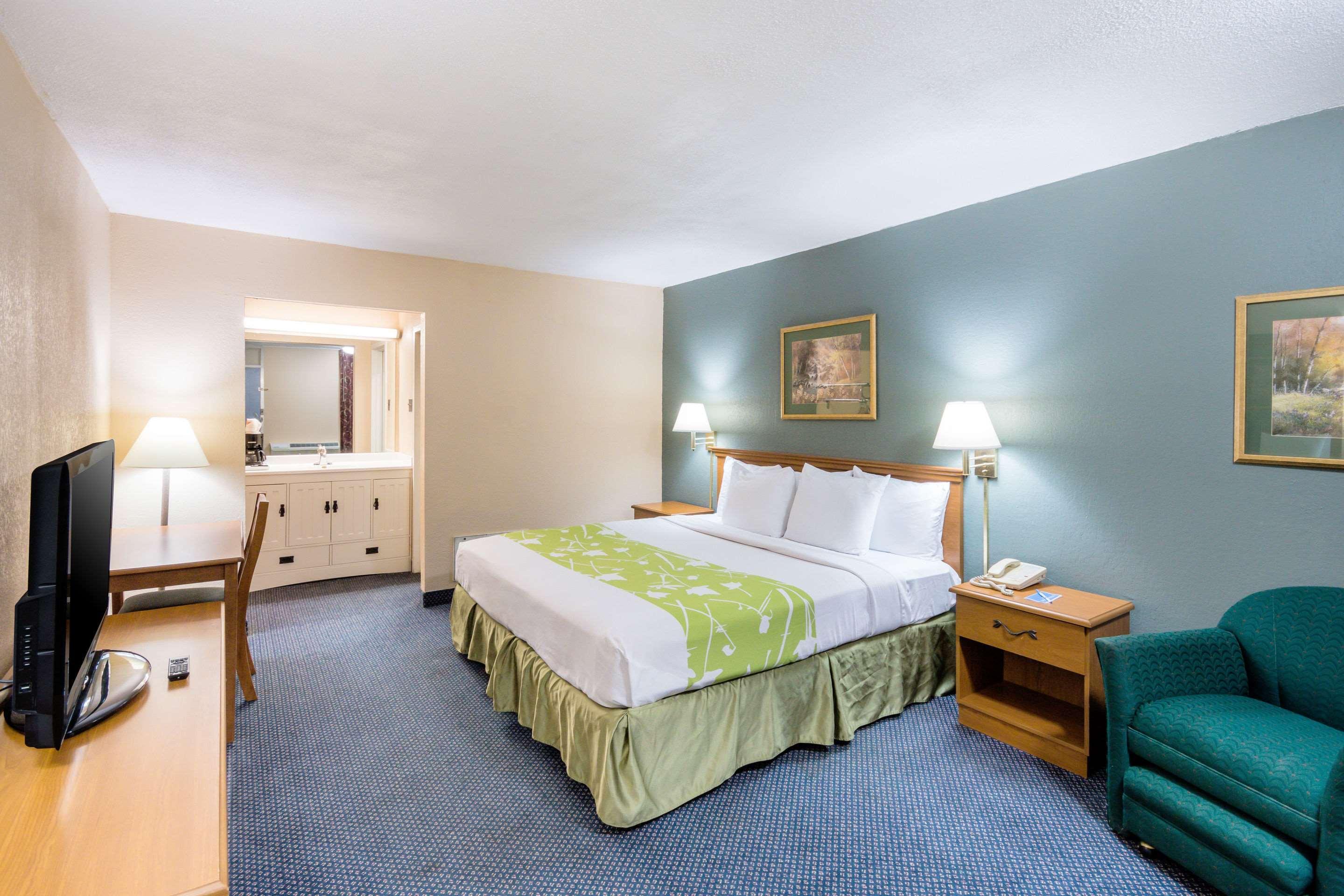 Rodeway Inn And Suites Portsmouth Zewnętrze zdjęcie
