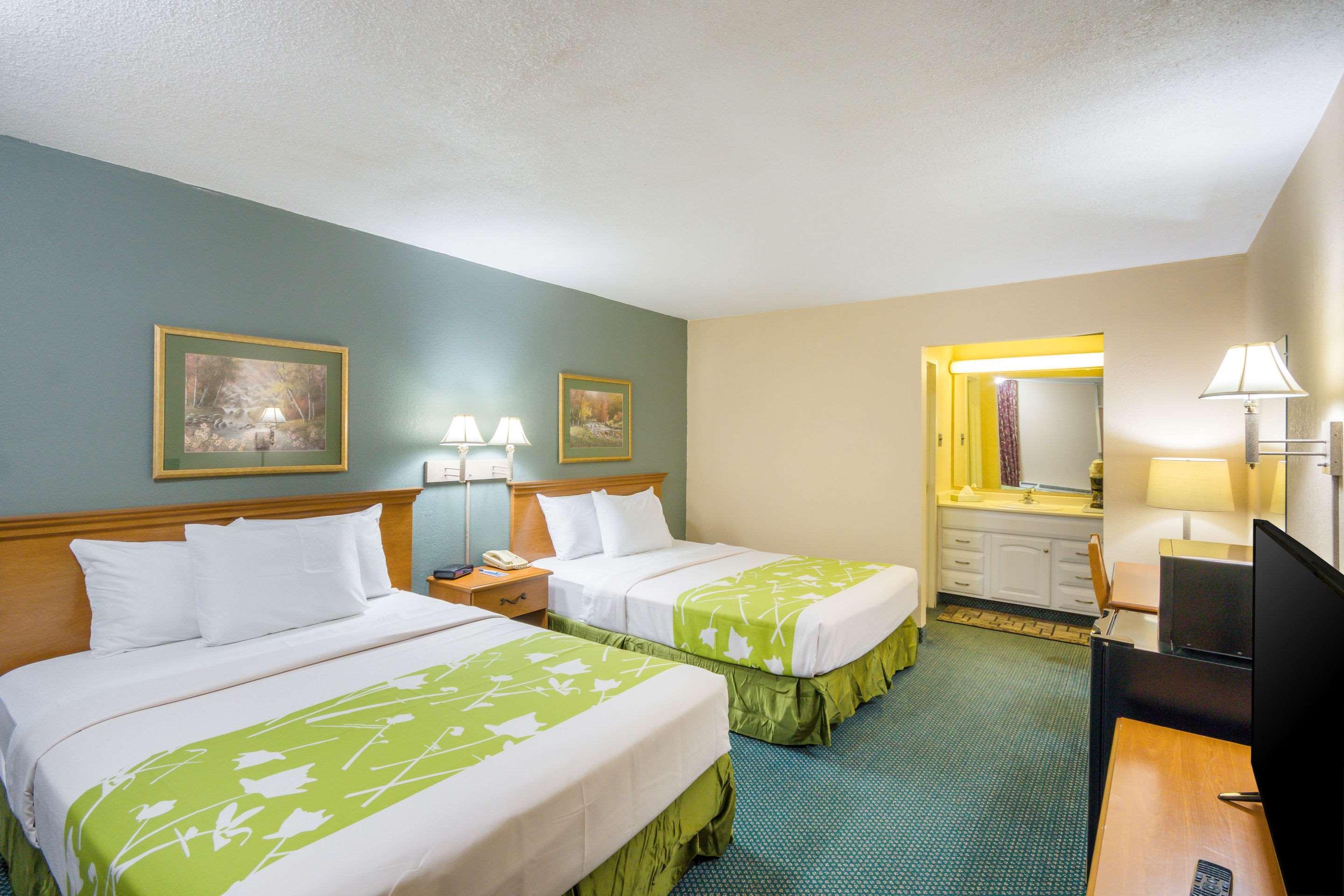 Rodeway Inn And Suites Portsmouth Zewnętrze zdjęcie