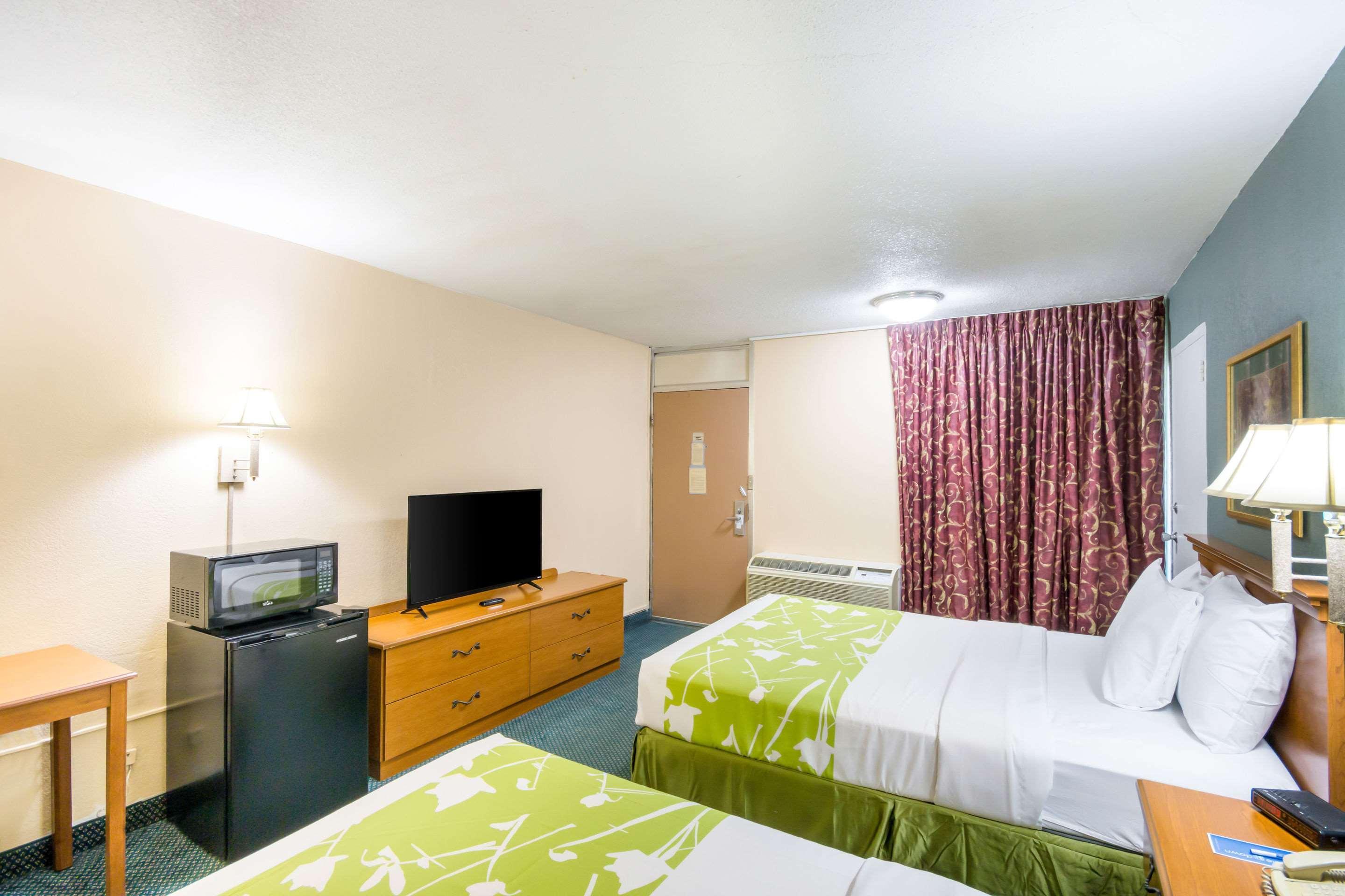 Rodeway Inn And Suites Portsmouth Zewnętrze zdjęcie