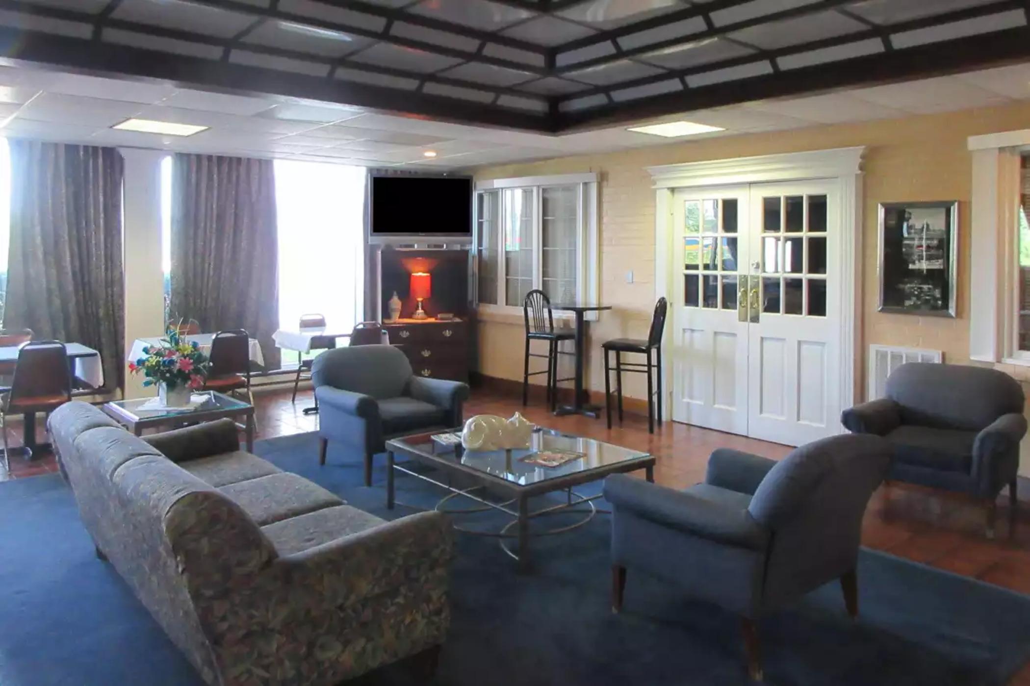 Rodeway Inn And Suites Portsmouth Zewnętrze zdjęcie