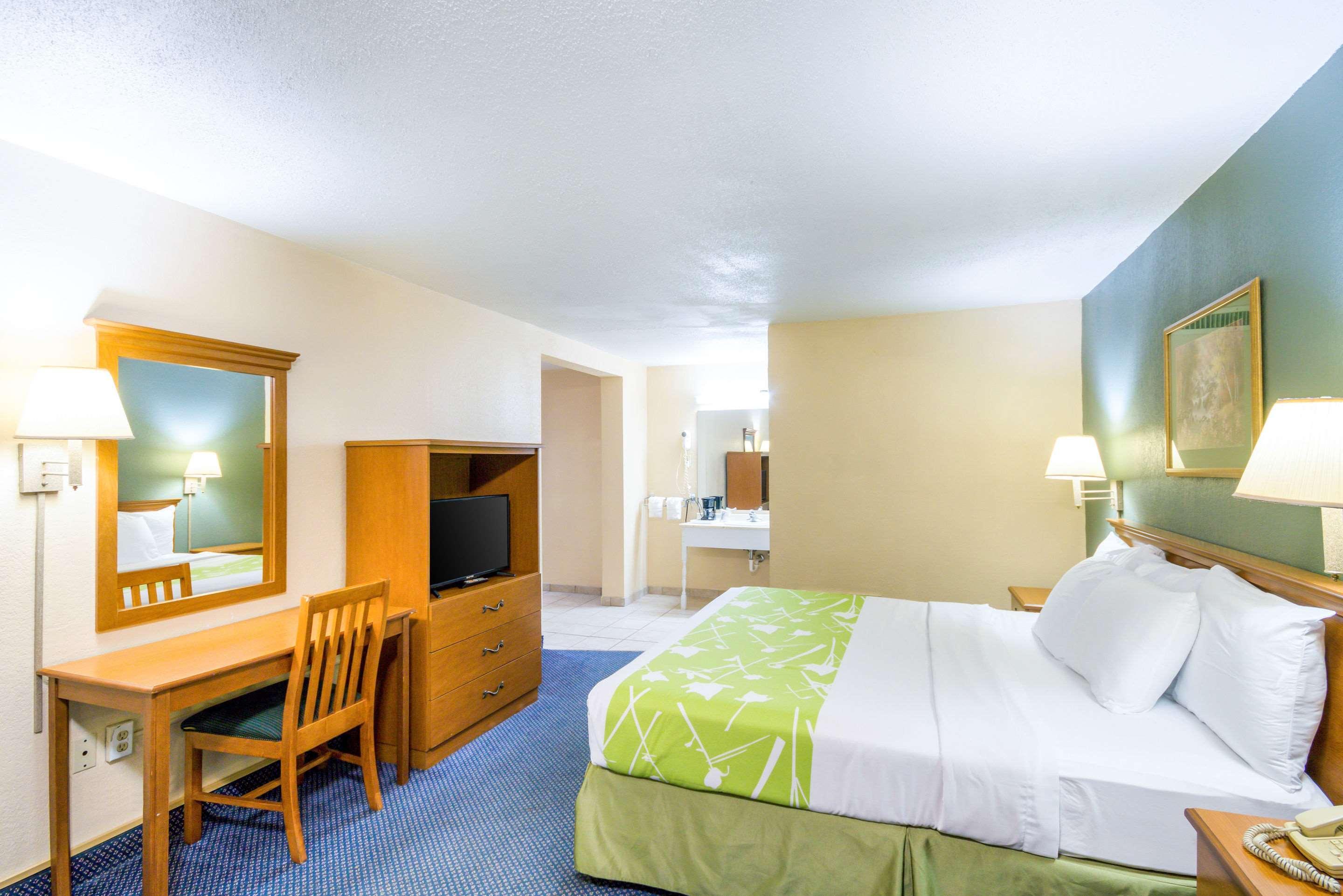 Rodeway Inn And Suites Portsmouth Zewnętrze zdjęcie