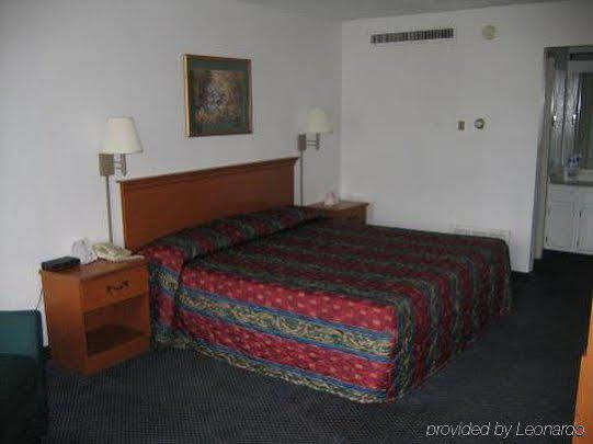 Rodeway Inn And Suites Portsmouth Pokój zdjęcie